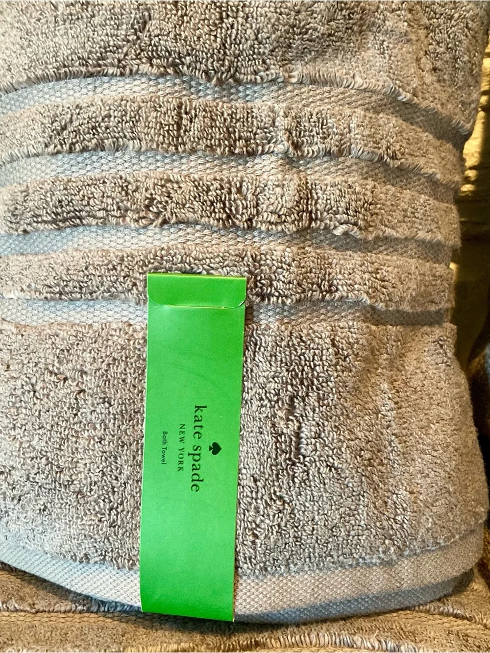 New with tags Kate Spade Gray Plush Bath Towels - Set of 4